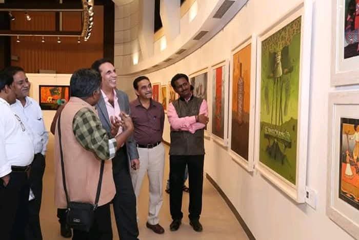 Parvej Damaniya - Jehangir Art Gallery Mumbai - Navnath Kshirsagar - Vivaan Arts