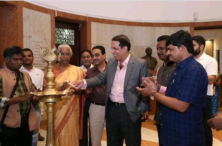 Parvej Damaniya - Jehangir Art Gallery Mumbai - Navnath Kshirsagar - Vivaan Arts2